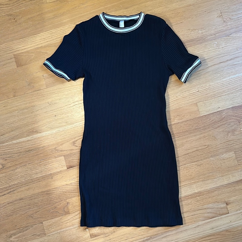 Short sleeve ribbed dress
